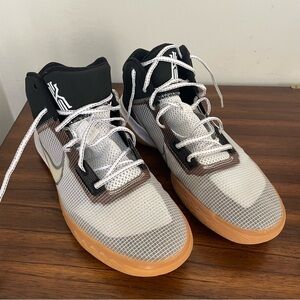 Used Nike Kyrie Flytrap 4 size 13